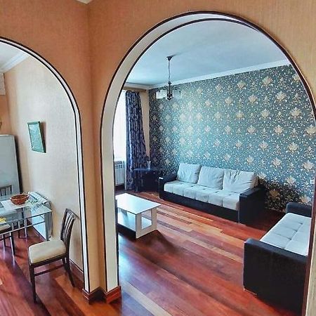 Шикарная Однушка На Абовяна Erévan Extérieur photo